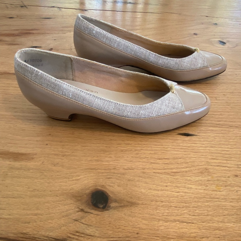 Easy Street Women's Taupe and‎ Beige Heels 7 Preloved - Picture 7 of 8